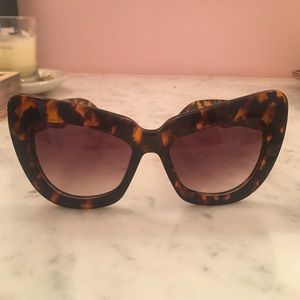 Cat eye sunglasses