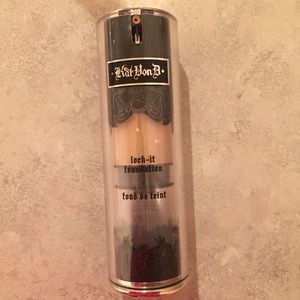 Kat von d lock it foundation