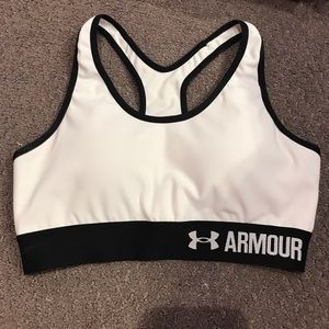 NWOT black and white Under Armor bra