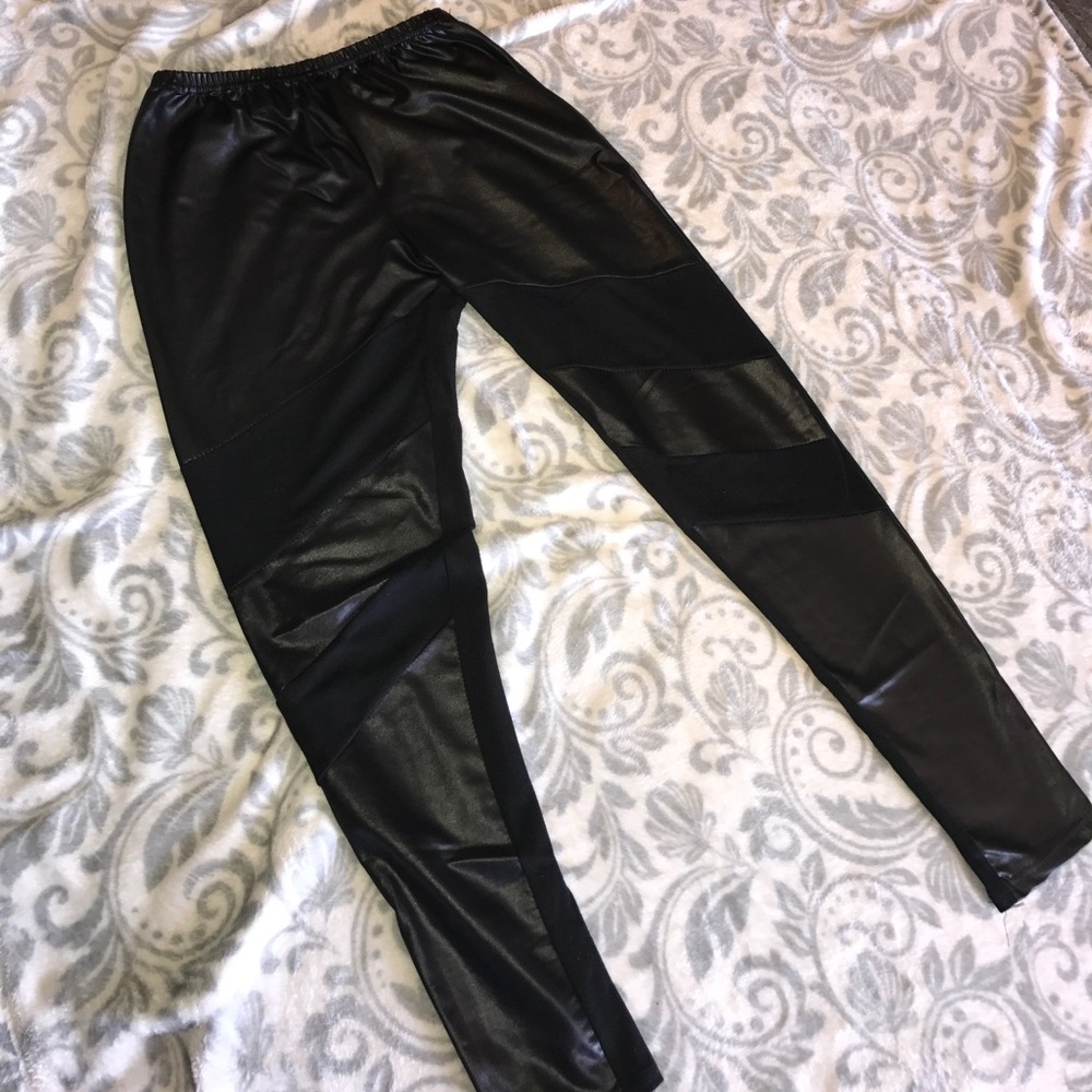 ⭐️Black Leggings⭐️