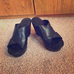BRAND NEW  Born leather wedges