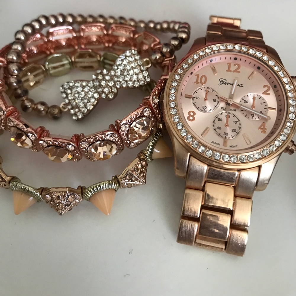 Rose gold arm party 🎉