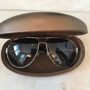 Men's Gucci Aviator sunglasses 🕶