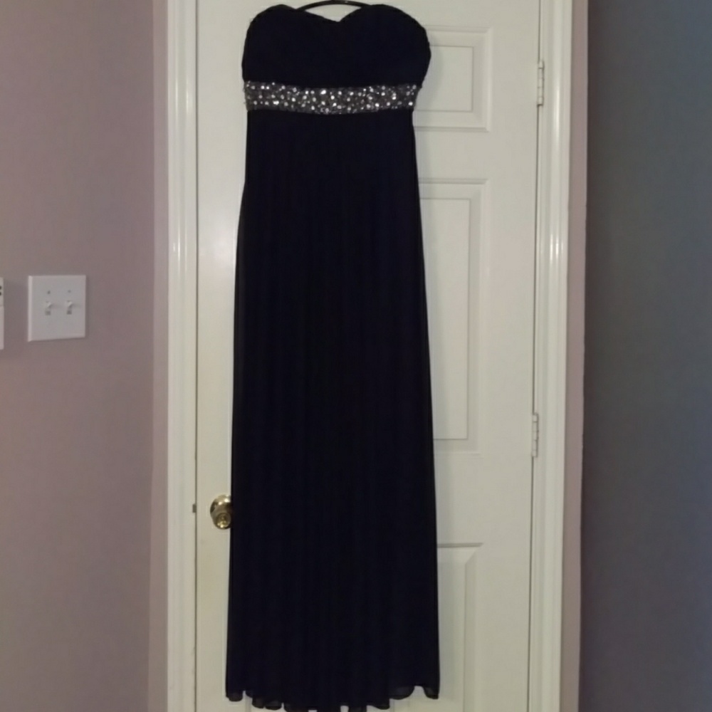 Heart Shaped Strapless Black Gown