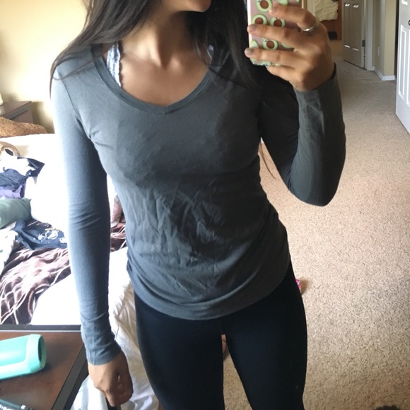 Grey long sleeve - Picture 2 of 2