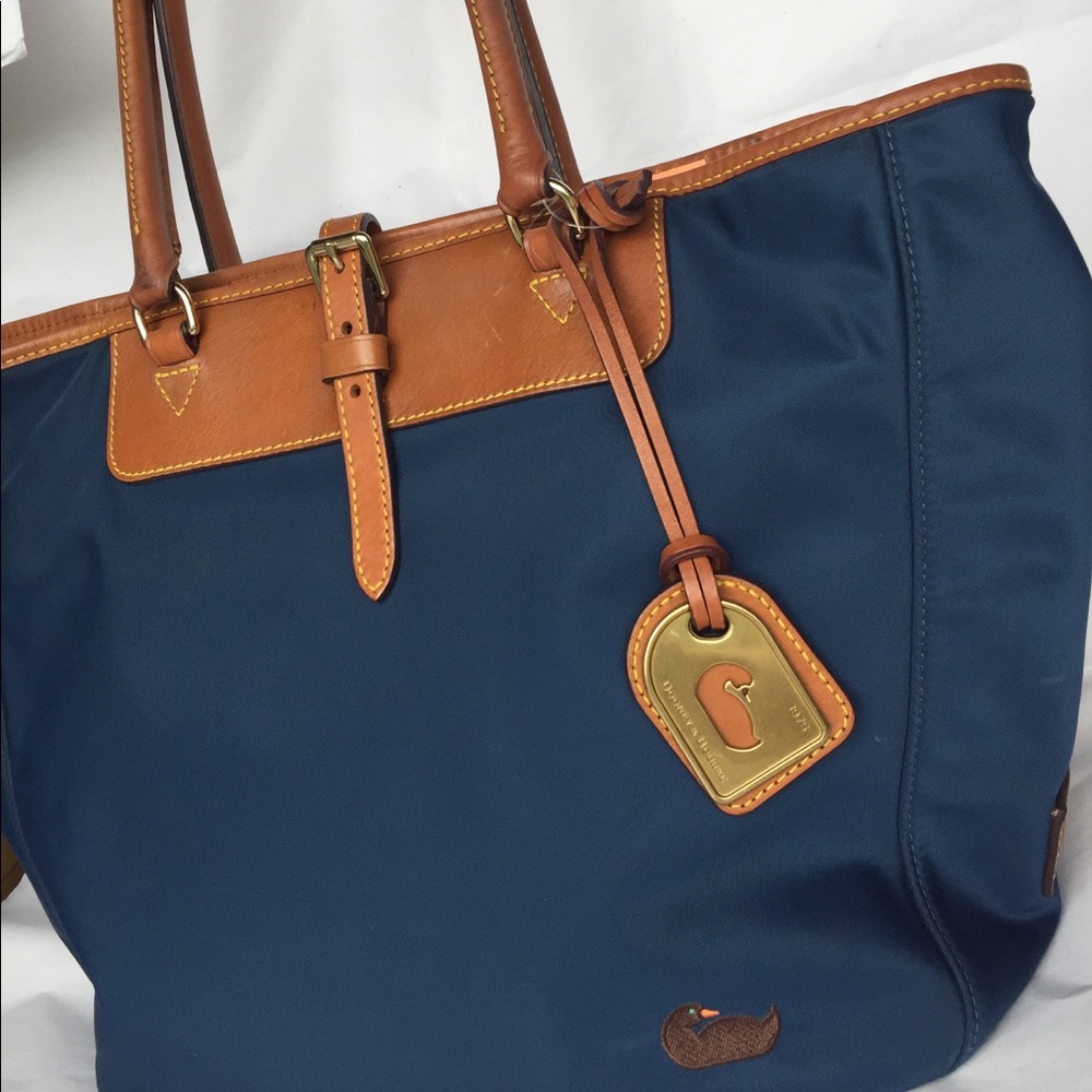 Dooney & Bourke Navy Tote 💙