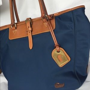 Dooney & Bourke Navy Tote 💙