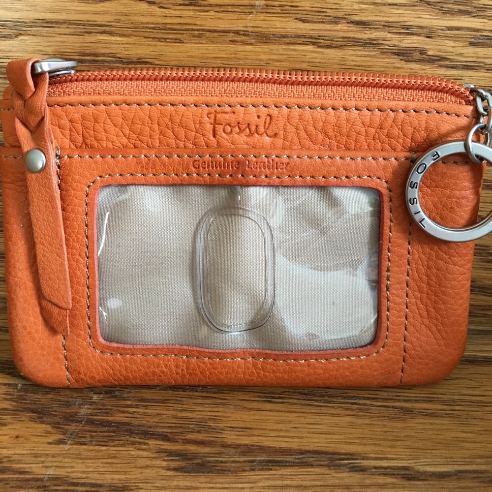 Fossil pebble leather zipped ID