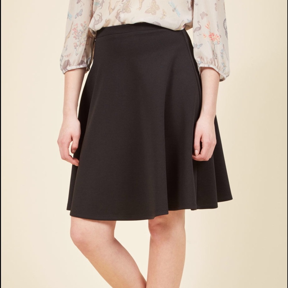 En Pointe Accompanist A Line Skirt in Black