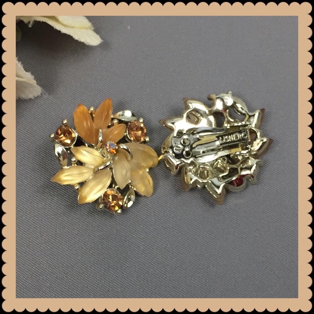 VTG LISNER Clip-on Earrings - Picture 2 of 4
