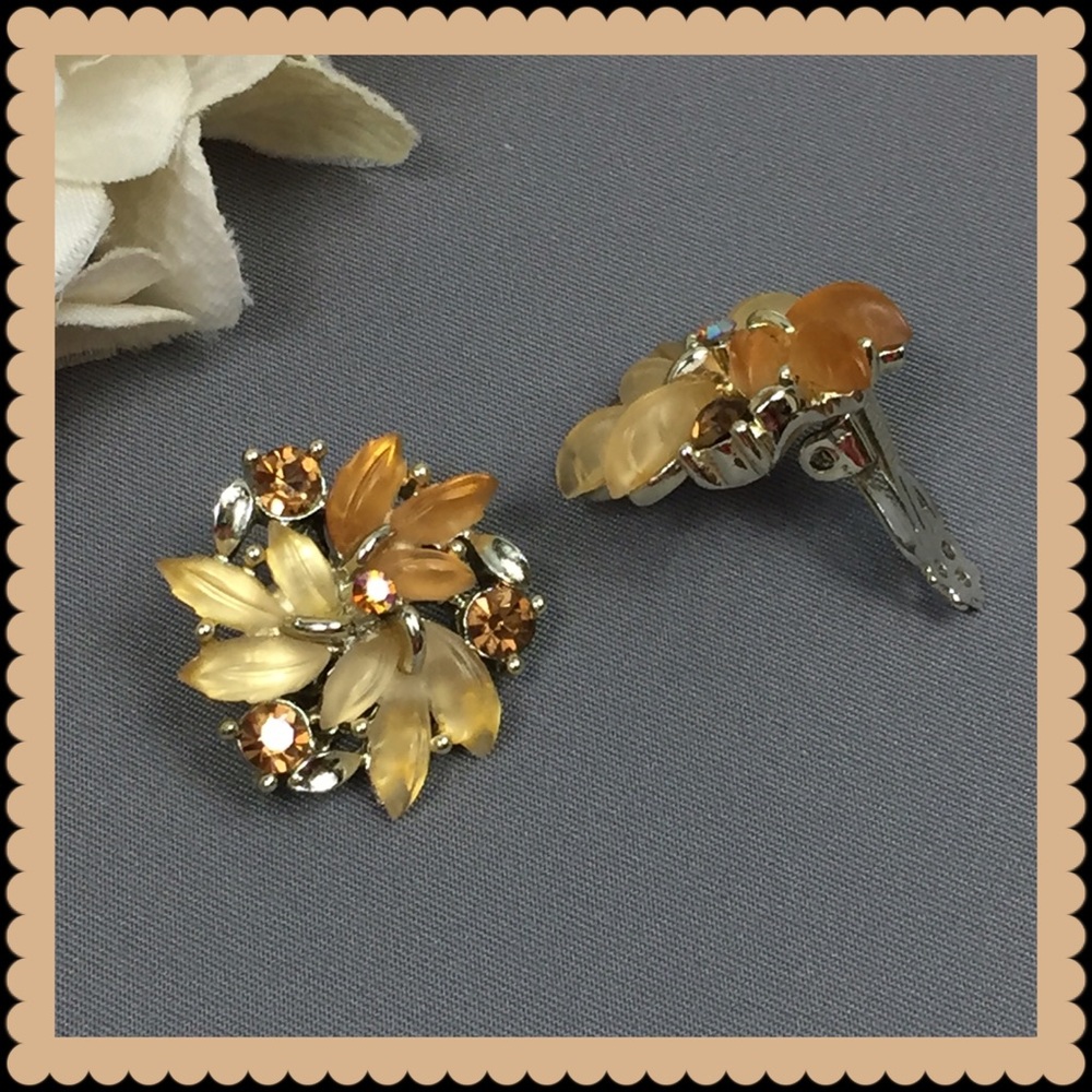 VTG LISNER Clip-on Earrings - Picture 3 of 4