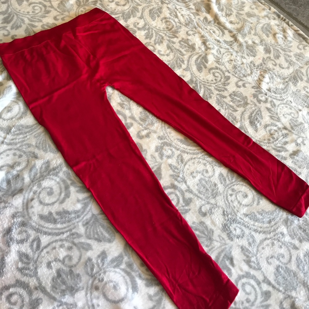 ⭐️Red Leggings⭐️