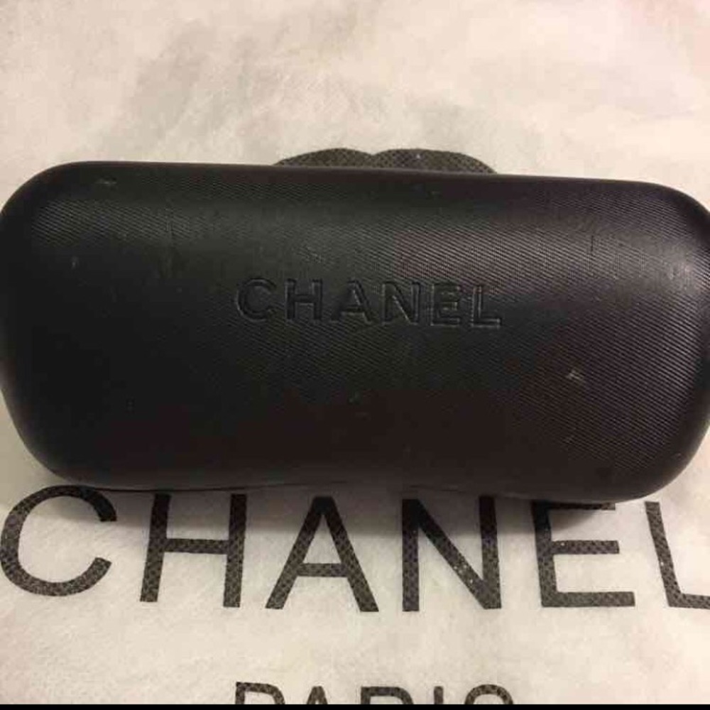 Oversized Chic Chanel Sunglasses