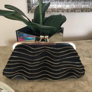 🔹SOLD🔹Black & Gold Zipper Designed Clutch