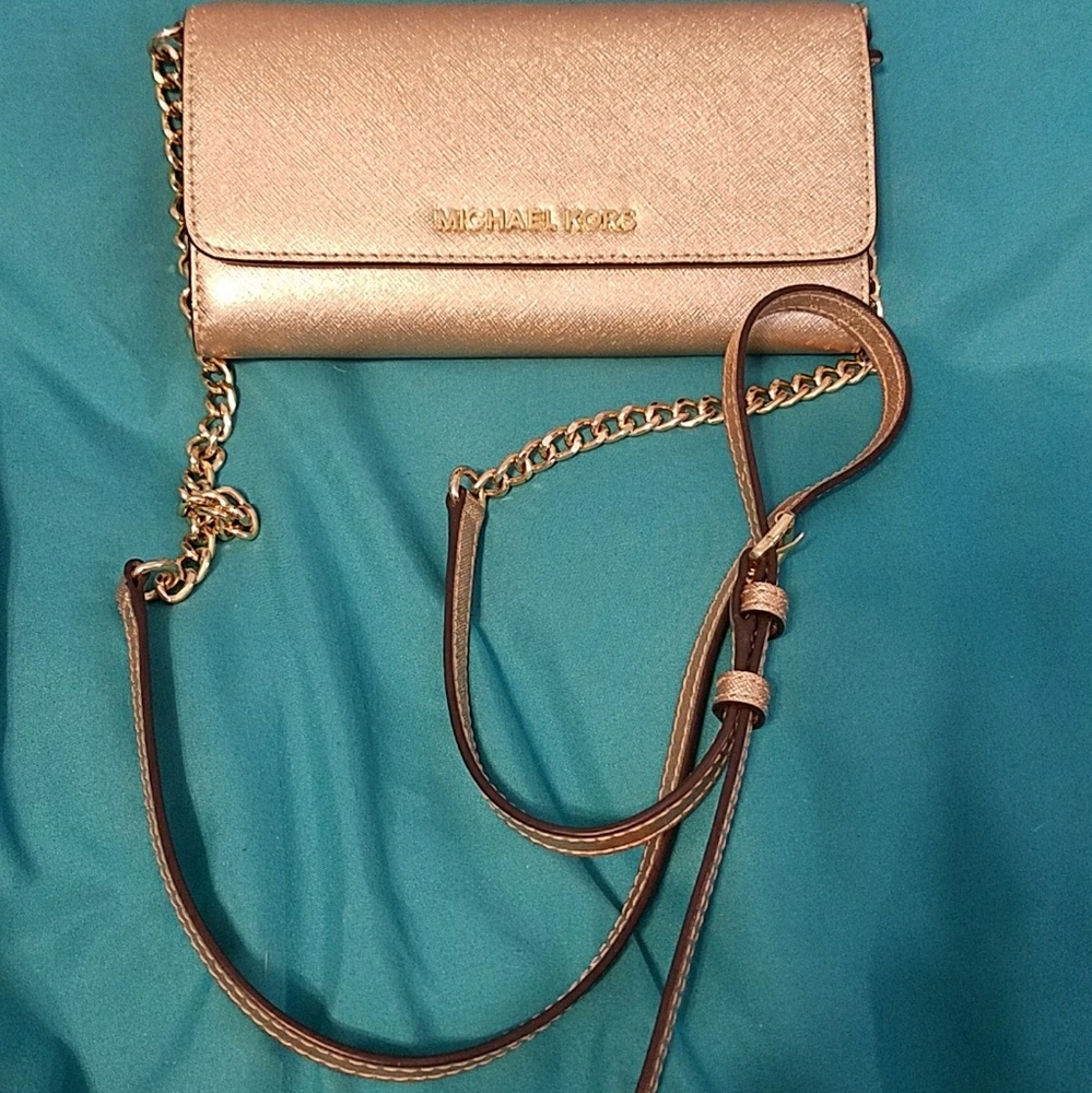 FINAL PRICE  Michael Kors gold crossbody