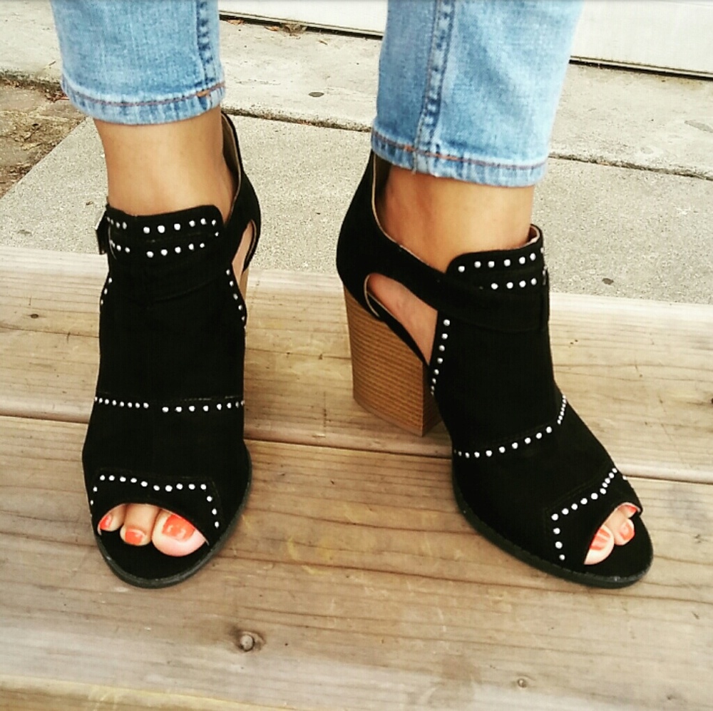 //The Susie Q// Black studded open toe bootie - Picture 2 of 5