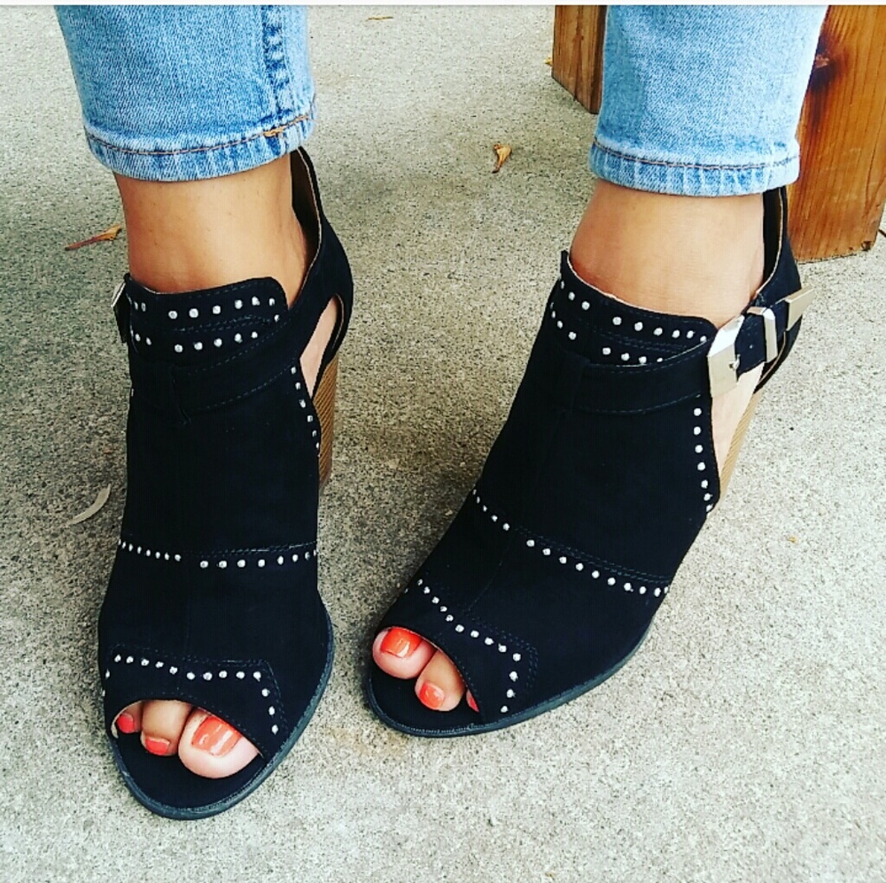 //The Susie Q// Black studded open toe bootie - Picture 4 of 5