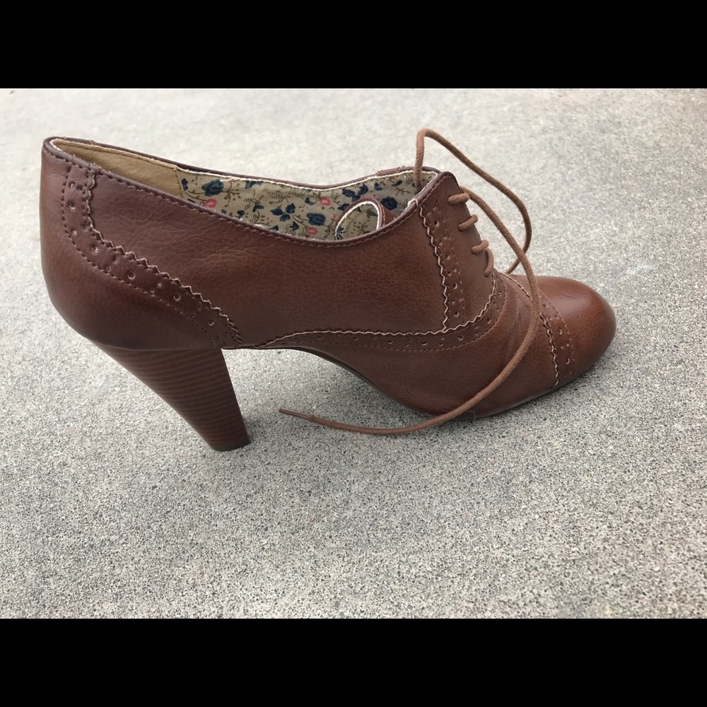 Shoes - Picture 4 of 4