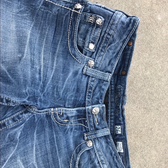 Jeans - Picture 2 of 3