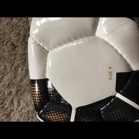 Nike soccer ball - Picture 2 of 2