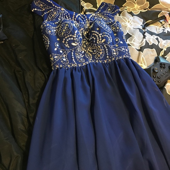 Dress - Picture 1 of 1