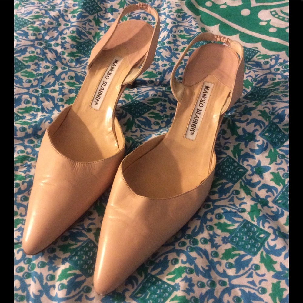 Nude pink Manolo Blahnik kitten heels