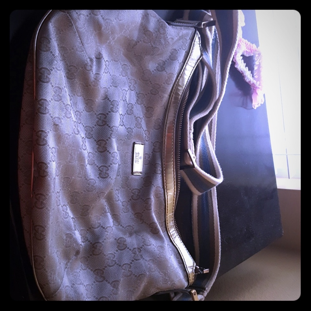 Authentic Gucci crossbody bag