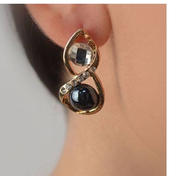 Jewelry - Crystal & Bead Infinity Earrings