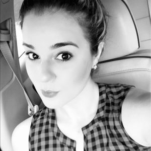 Meet your Posher, Eva