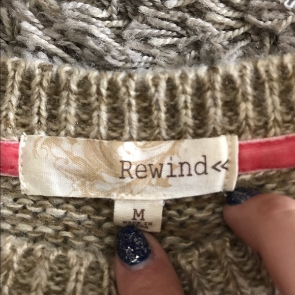 Tan sweater - Picture 2 of 2