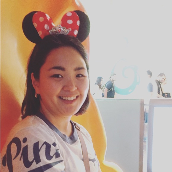 Meet your Posher, Chloe - Picture 2 of 3