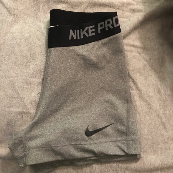 Nike shorts only worn a few time great conditions. - Picture 1 of 2