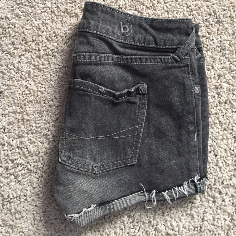 Shorts - Picture 3 of 4