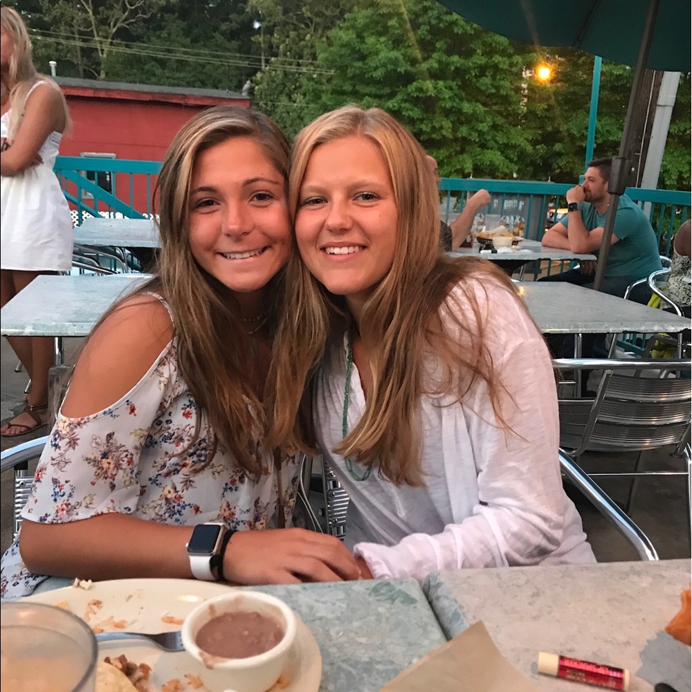 Meet your Posher, Ambree