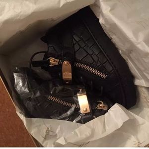 Giuseppe Junior size 6c
