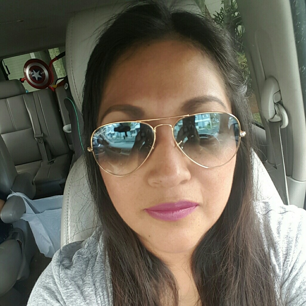 Meet your Posher, Miriam