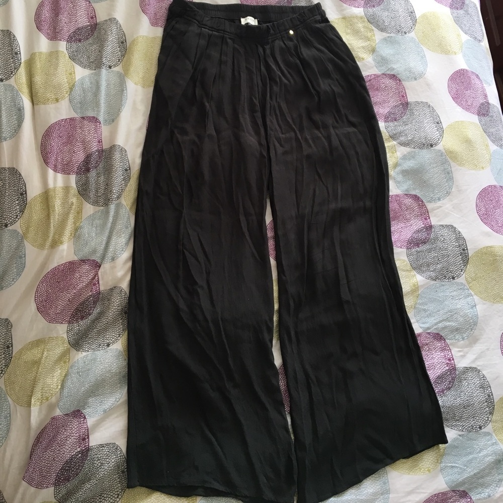 Harlyn Brand wide leg high waisted trousers