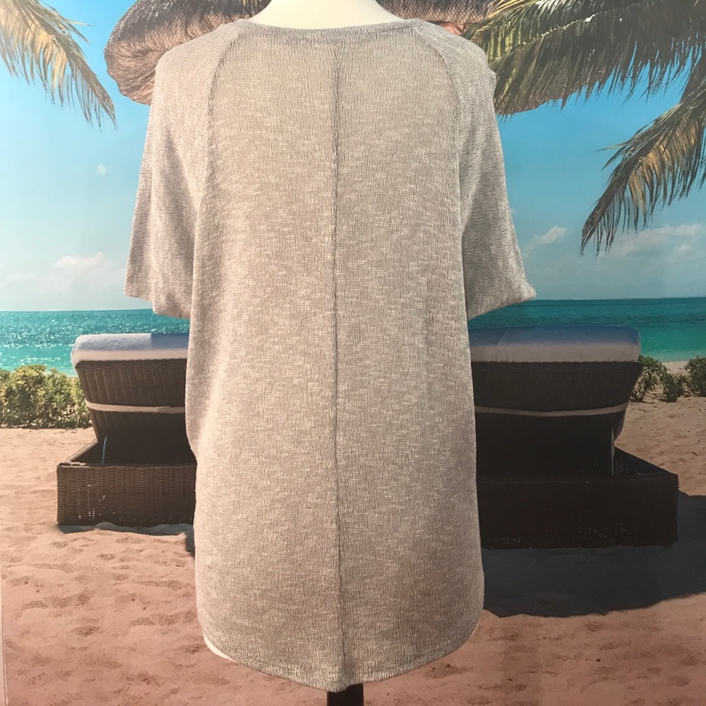 Plus Size Sleeveless Scoop Neck Top - Picture 2 of 3