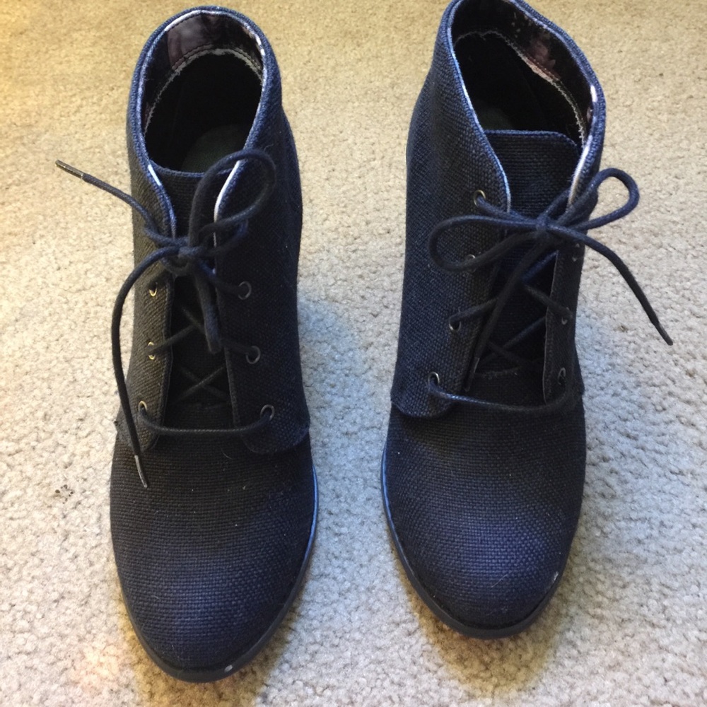 Heel boots