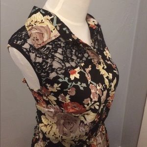 Sleeveless floral and lace dress