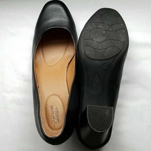 Shoes - Picture 2 of 3