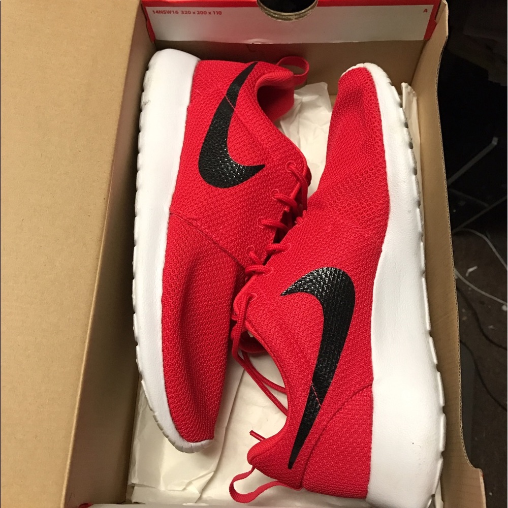 MEN'S Nike Roshe 8.5