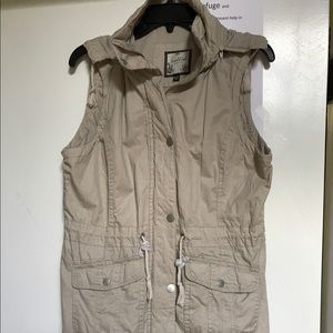 Light taupe vest NWOT