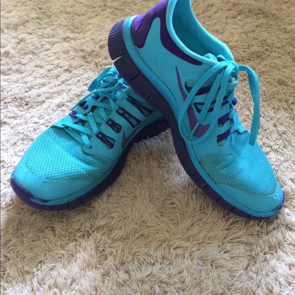 Nike athletic/running shoes