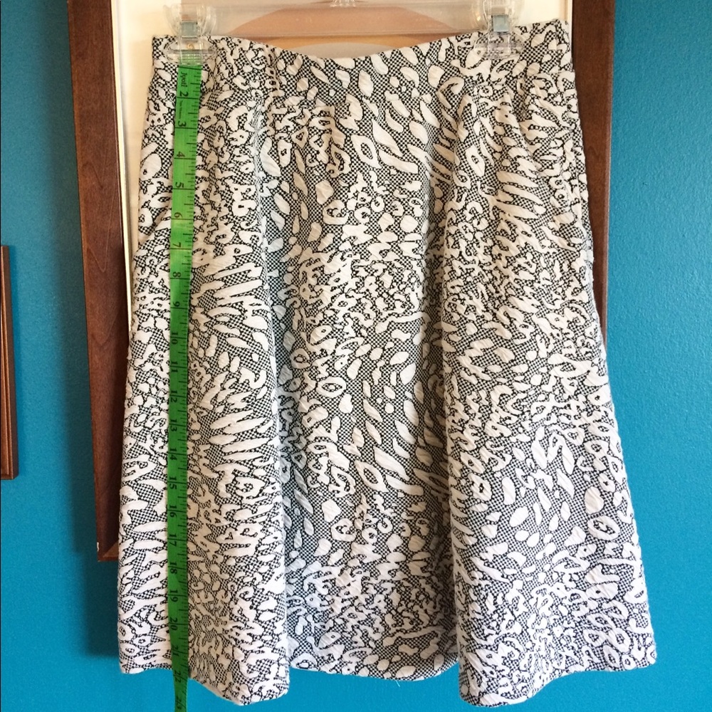 Textured A-line skirt (with pockets!)