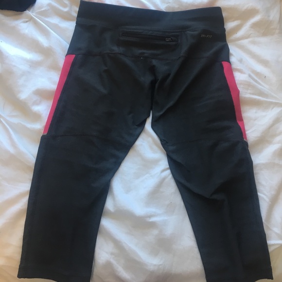 Capri Nike leggings - Picture 3 of 3