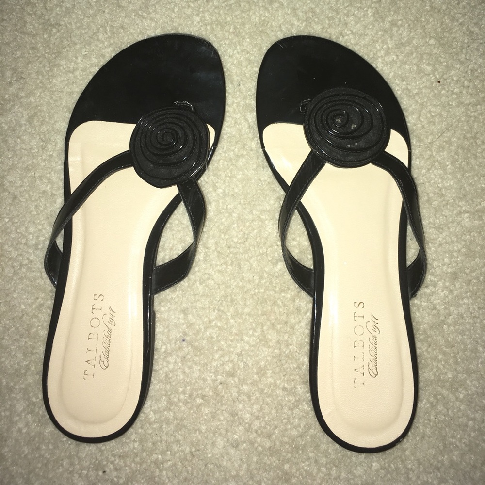 Talbots black patent leather flip flops