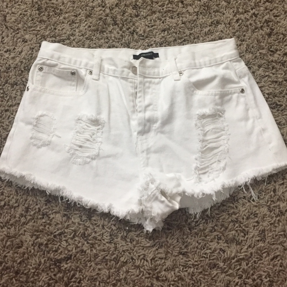 FOREVER 21 White high I waisted shorts