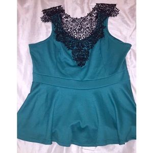 Lace vneck peplum top
