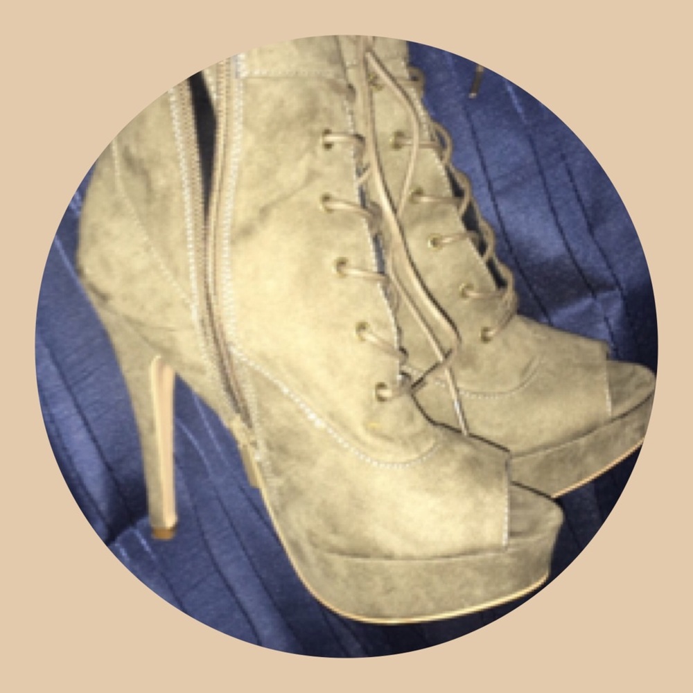 JUSTFAB Olive Suede Pumps